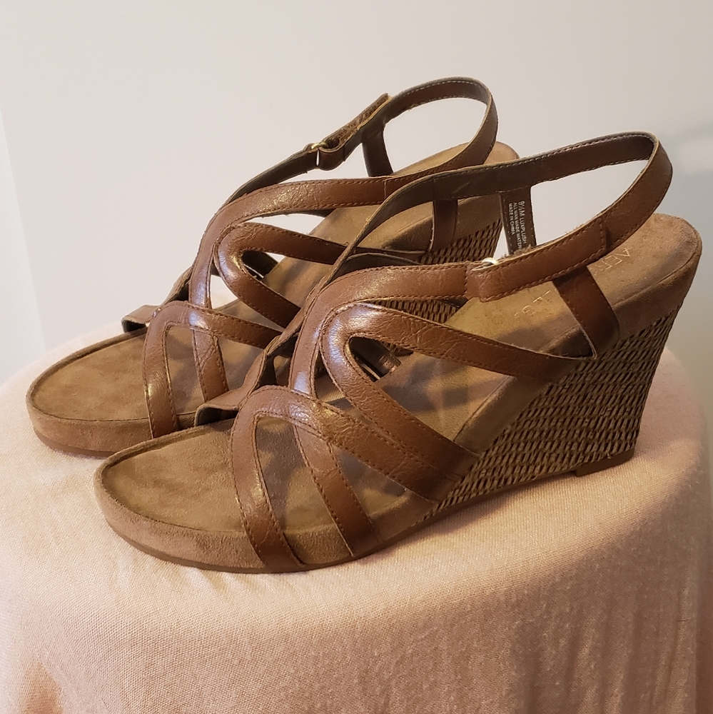 Aerosoles NWOT Strappy Woven Wedge Sandals, 9.5